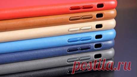 Apple выпустила чехлы-книжки для iPhone X, новые urBeats3 и другие аксессуары Для новых продуктов от Apple нужны новые аксессуары, и они уже представлены в онлайн-магазине Apple, но еще не доступны для заказа. Примечательно то, что впервые Apple выпустила чехол-книжку для своего смартфона. Такой чести удостоился iPhone X – особенный продукт во всех отношениях. Есть и другие интересные новинки. Пойдем по порядку. Кожаный чехол Folio для iPhone X будет доступен в четырех цветах: «Космический…