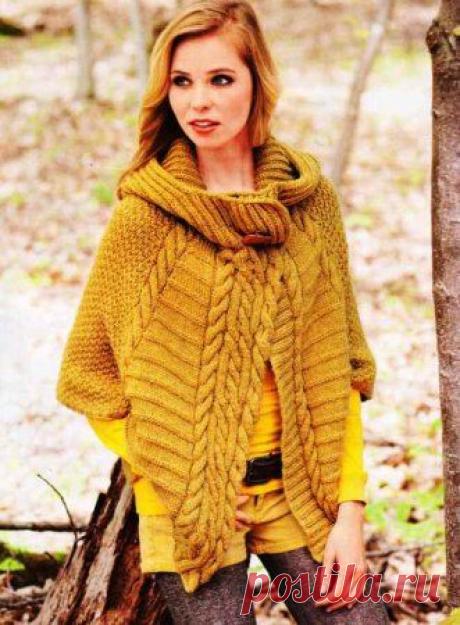 Бежевый жакет с капюшоном