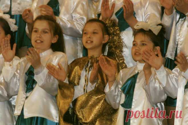 Детские песни Владимира Сидорова. Various Artists. 
Записи 1997-2008 гг. 
Исполняют: детский хор под руководством Сарии Малюковой, Алия Галямова, Екатерина Грачёва, Ксения Соловьёва, Екатерина Третьякова, Ксения Кулешова, Наталья Горбатова, Екатерина Ясинская, Андрей Серов, Юлия Евсикова, Елена Трофименко, Олеся Леонтьева, Владимир Сидоров и Людмила Балапанова.