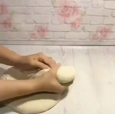 Мини-пиццы 
Эти маленькие, аппетитные и очень вкусные мини-пиццы станут хитом в любой компании.