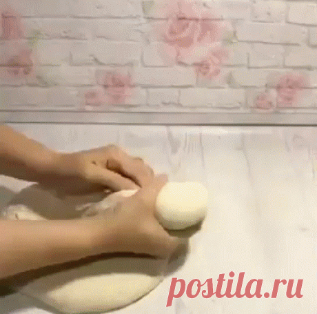 Мини-пиццы 
Эти маленькие, аппетитные и очень вкусные мини-пиццы станут хитом в любой компании.