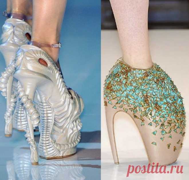 ОБУВЬ от Александр Маккуин – НЕВЕРОЯТНАЯ вещь - FashionView.ru - ВСЯ МОДА В ДЕТАЛЯХ К новому весеннему сезону Александр Маккуин представил свою новую коллекцию женской обуви на высоком каблуке. И честно говоря, глядя на неё
