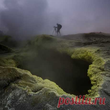 В кратере Мутновского вулкана. Автор фото – Владимир Кушнарев: nat-geo.ru/photo/user/119710/
