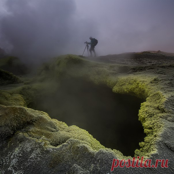 В кратере Мутновского вулкана. Автор фото – Владимир Кушнарев: nat-geo.ru/photo/user/119710/