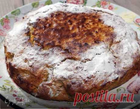 Медовый пирог с морковью, бананом и орехами . Ингредиенты: мука, морковь, бананы Чтобы пирог получился еще полезнее, половину муки можно взять грубого помола. Орехи подойдут любые, главное, чтобы они обязательно были подсушенные.