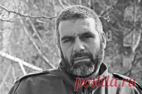 "Единственная честная дорога - это путь ошибок, разочарований и надежд". С. Довлатов