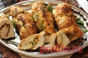 Пастрома из куриной грудки
Вкуснейшая куриная грудка. сочная и вкусная. Готовить быстро и без добавления масла. Диетическое и полезное блюдо!!!
Ингредиенты:
куриная грудка,
укроп, 
петрушка,
паприка,
перец черный,
карри,
уцхо-сунели,
1 л. воды,
1ст. л с горкой соли.
Приготовление:
1. В литре воды растворить соль и положить на пару часов в воду грудку.
2. Вынуть. обсушить, разрезать в толстых местах.Присыпать специями. Зелень нарезать мелко и присыпать мясо.
3. Свернуть рулетики и связать нит