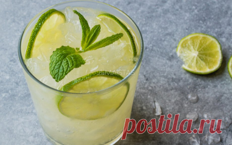 Gaivus naminis limonadas Labai skanus ir mūsų šeimai labai panašus į tikriausiai daugelio pamėgtą citrininį Sprite limonadą žaliame butelyje. Gėrimas saldus ir gaivinantis! Receptą radau Youtube. Labai tinka skanauti karštą vasaros dieną. Citrinas galima pakeisti ir geltonomis, tačiau limonadas bus kiek