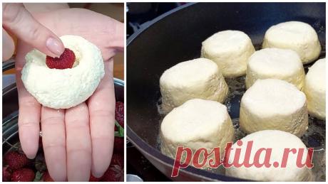 Пышные и вкусные сырники "Как у Мамы". Вроде всё просто, но есть один нюанс Многие считают, что сырники — весьма калорийный и вредный продукт. Дело в том, что большинство убеждено в большом проценте жирности творога — главного компонента сырников. Однако, в одной порции сырников содержится около 190 калорий. Это намного ниже, нежели калории в блинах и многих йогуртах. Поэтому употреблять сырники на завтрак полезно. Но, стоит помнить, что диетическими […]