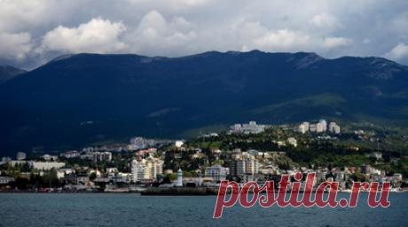 «Попытка киевского режима совершить террористическую атаку»: ночью возле Крыма и Туапсе сбиты два украинских БПЛА. Над акваторией Чёрного моря вблизи юго-восточного побережья Крымского полуострова и в Туапсинском районе Краснодарского края в ночь на 22 сентября уничтожены два украинских БПЛА самолётного типа, сообщили в Минобороны РФ. Накануне дежурные средства ПВО уничтожили над территорией Крыма, Курской, Белгородской и Орловской областей 22 дрона, запущенные войсками киевского режима.…