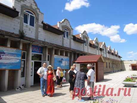 Вход в бассейн