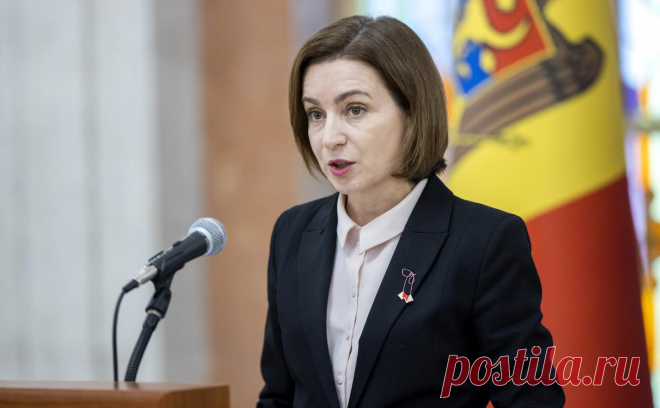 Санду заявила, что большинство молдаван против объединения с Румынией. Президент Санду заявила, что на сегодняшний день около 1 млн молдаван имеют румынские паспорта, однако большинство граждан все еще выступают против объединения двух стран