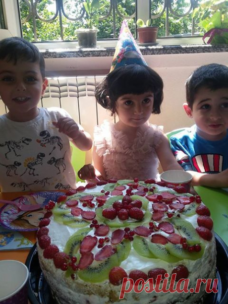 (2) Facebook