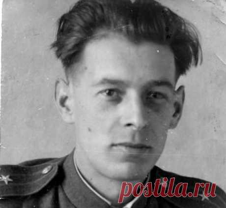 Борис Чубайс: чем занимался во время войны отец известного политика О своем отце Анатолий Чубайс упоминал не только в мемуарах, но и даже во время выступлений в Думе. Борис Матвеевич Чубайс был, по словам сына, коммунистом до мозга костей. А еще Чубайс-старший с детства мечтал стать военным. Неудивительно, что он стал именно политруком.