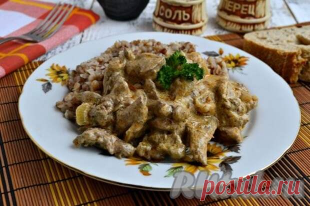 (99+) Бефстроганов из куриной печени со сметаной - Наш уютный дом - 2 июня - 43736829023 - Медиаплатформа МирТесен Бефстроганов из куриной печени со сметаной - это блюдо-вариация. Всем известно, что бефстроганов готовится из говядины, а я предлагаю приготовить куриную печенку по-строгановски. В результате получается необычайно вкусная и нежная печеночка. Особенно вкусно подать ее с гречневой кашей, а, по - 2 июня - 43736829023 - Медиаплатформа МирТесен