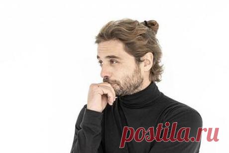 Находящийся в Казахстане актер сериала «Интерны» перестал выходить на связь. Звезда российского сериала «Интерны» Илья Глинников перестал выходить на связь во время экспедиции в Казахстане. Актер приехал в Казахстан еще до Нового года, а недавно вместе с группой туристов отправился покорять пик Талгар. Затем 3 января он последний раз связался с матерью, сообщив, что еды у тургруппы достаточно.