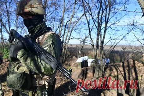 Участвующие в СВО российские морпехи рассказали о своем отношении к противнику. Морпехи 155-й бригады Тихоокеанского флота, участвующие в специальной военной операции на Украине раскрыли подробности боев за Павловку, а также рассказали о своем отношении к противнику. Старшина 155-й бригады Иван отметил, что у Вооруженных сил Украины (ВСУ) много талантливых командиров.