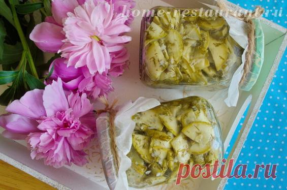 Салат из кабачков на зиму с чесноком и зеленью - Домашний Ресторан Приветствую вас, дорогие друзья! Сезон консервации стартовал, и я спешу поделиться с вами интересным