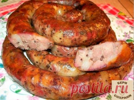 КОЛБАСА ДОМАШНЯЯ КУРИНАЯ БЫСТРОГО ПРИГОТОВЛЕНИЯ-ОБАЛДЕННЫЙ ВКУС!
ИНГРЕДИЕНТЫ :
• 1 кг. бедро куриное (без костей)
• 7-8 зубчиков чеснока
• 0,5 ч.л. перец черный (молотый)
• 0,5 ч.л. приправа для курицы ( напишу что туда входит: соль, паприка, сахар, семена горчицы, куркума)
• 2 ст. л. майонеза
• 15 гр. желатина
ПРИГОТОВЛЕНИЕ:
• Куриное мясо помыть, обсушить, порезать вместе с кожицей на кубики размером 1.5 - 2 см (не очень мелко).
Добавляем в фарш чеснок, пропущенный через чеснокодавилку, пе