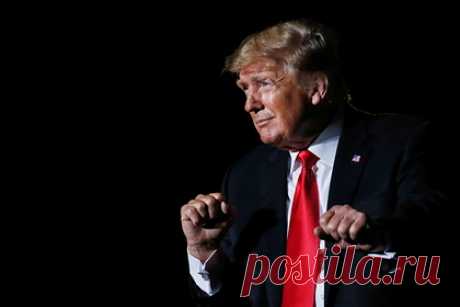 Собиравшего «досье» на Трампа россиянина заподозрили в сокрытии связей. Арестованного российского аналитика Игоря Данченко, собиравшего компромат на экс-президента США Дональда Трампа, заподозрили в сокрытии связей с американский политиком. По мнению следствия, россиянин передавал сведения лицу, занимавшему руководящие посты в структурах Демократической партии, однако скрыл это от ФБР.