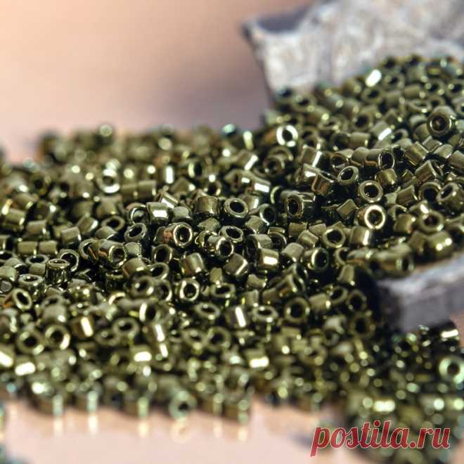 Бисер японский Delica купить в Москве и Санкт-Петербурге (СПб) | Цена в интернет-магазине бусин и фурнитуры Crystal's