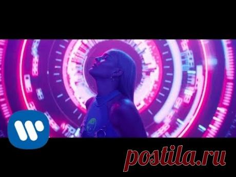 David Guetta feat Anne-Marie - Don't Leave Me Alone (Official Video)