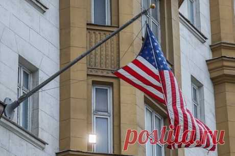 В США заявили о планах нанести удары по объектам в Йемене. Соединенные Штаты планируют нанести следующие удары по объектам в Йемене в ответ на атаку по американской базе в Иордании. Об этом пишет издание Politico со ссылкой на источники. В ночь на 3 февраля в Пентагоне сообщили, что США начали наносить удары на Ближнем Востоке в ответ на атаку БПЛА по военной базе Штатов.