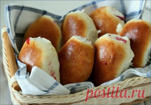 Самый ленивый рецепт пирожков: мягкое тесто и к рукам не липнет