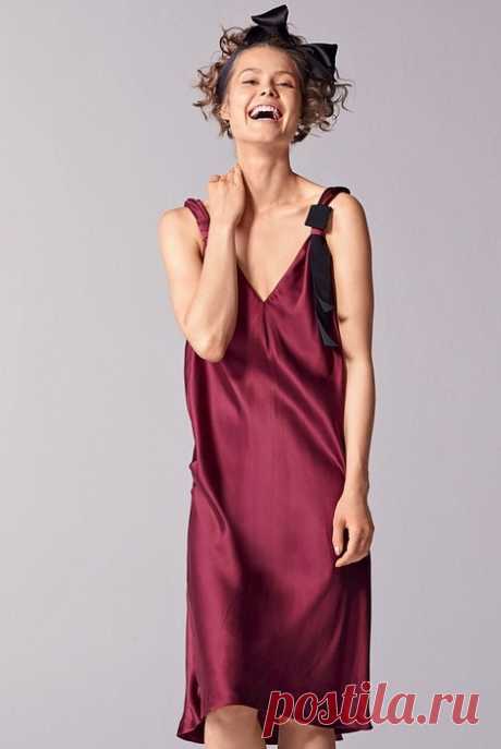 КРОЙ ПО КОСОЙ: ОСНОВНЫЕ ПРИЕМЫ ОБРАБОТКИ (Шитье и крой) Платья, сарафаны и юбки, скроенные по косой, ниспадают особенно красиво, идеально струятся вдоль тела, мягко подчеркивают изгибы женской фигуры. Всемирная популяризация кроя по косой, причем не отд…