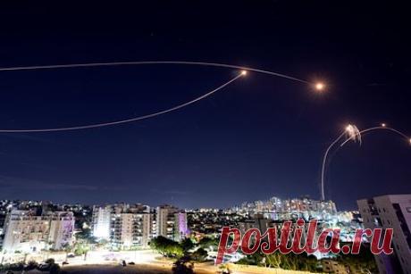 США вернет два комплекса ПВО Iron Dome Израилю из-за атак ХАМАС. Пентагон отправит Израилю ранее приобретенные у Тель-Авива комплексы ПВО Iron Dome в количестве двух единиц, чтобы Армия обороны Израиля (ЦАХАЛ) могла защитить страну от возможных ракетных атак ХАМАС. Отмечается, что США останутся собственниками этих систем, а Израиль будет платить за их аренду.