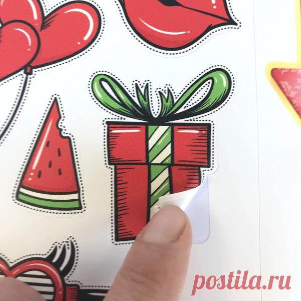 Заказать Печать наклеек на витрины в типографии Принт 24 Москва