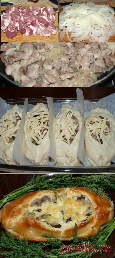 ЛОДОЧКИ из слоеного теста с картофелем, мясом и огурчиками.