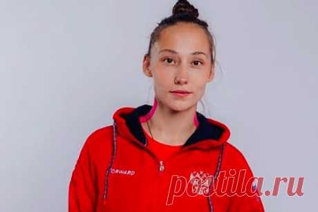 Сборную России по хоккею пристыдили за отказ лететь с другими олимпийцами. Российская прыгунья с трамплина Ирина Аввакумова прокомментировала отказ сборной России по хоккею лететь общим рейсом в Пекин с другими олимпийцами. Откуда тут столько понтов, непонятно. Неправильно это. Окей, ты в хоккей играешь. Ну а кто-то на лыжах бегает. Почему им такие привилегии», — заявила она.