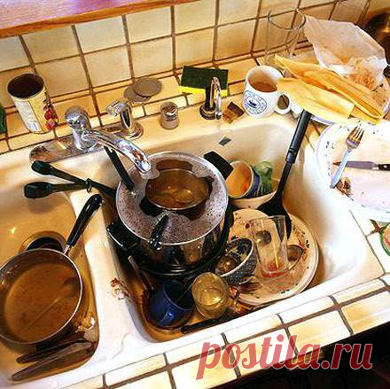 БЕСПОРЯДОК В ДОМЕ ПРИТЯГИВАЕТ НЕПРИЯТНОСТИ...