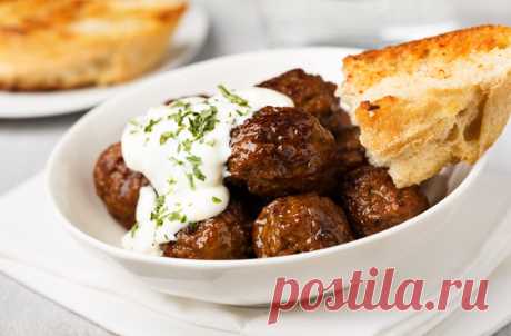 Фрикадельки по-гречески: невероятно вкусно! 



Фрикадельки едят во всем мире, но только в Греции их готовят с такой нежной любовью и ароматным соусом. В Греции традиционно готовят фрикадельки из баранины, с добавлением большого количества спец…