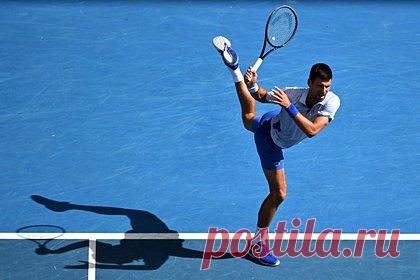 Джокович потерпел поражение в полуфинале Australian Open. Сербский теннисист Новак Джокович проиграл итальянцу Яннику Синнеру в полуфинале Australian Open-2024. Встреча прошла в пятницу, 26 января и продлилась четыре сета. Серб потерпел поражение со счетом 1:6, 2:6, 7:6, 3:6. Спортсмены провели на корте 3 часа и 21 минуту. Джокович является первой ракеткой мира.