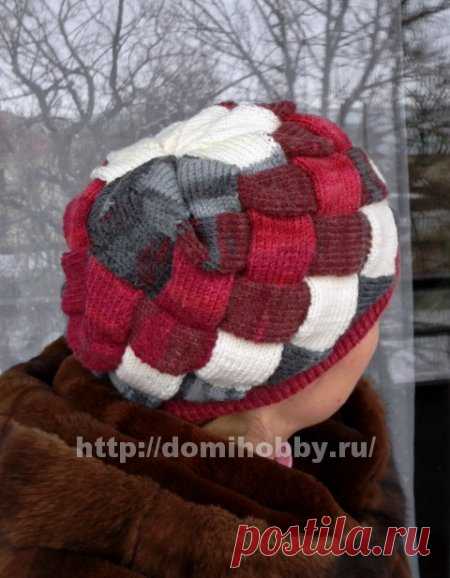 Зимняя шапка спицами узором энтерлак