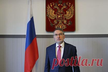 Посол России в Австралии обвинил Запад в украинской пропаганде в стиле комиксов. Описывая кризис вокруг ситуации на Украине, западные страны используют пропаганду в стиле комиксов в духе «Бэтмена против Джокера». С таким мнением выступил российский посол в Австралии Алексей Павловский. Он также обвинил Запад в ложных сообщениях о переброске более 100 тысяч российских военных к украинской границе.