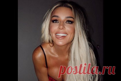 Анна Седокова снялась в откровенном платье с глубоким декольте