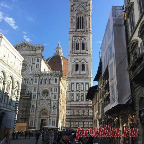Photo by elenafisik in Firenze, Piazza Del Duomo.