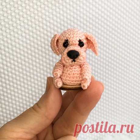 👋🏻🙋🏼Маленькие подарки 🎁 приносят Большую радость 😃! Щенок 🐶 4см  Small gifts 🎁 bring great joy 😃! Puppy 🐶 4cm.  #amigurumi #weamiguru  #ami_elena #puppet #p#miniature #dollhouse #kawaii  #crochetersofinstagram #crochetlove  #crochet  #virka #амигуруми  #новыйгод2018  #собачка🐶 #миниатюра  #минисобака #minidogs  #miniamigurumi #mimimi #вяжукрючком