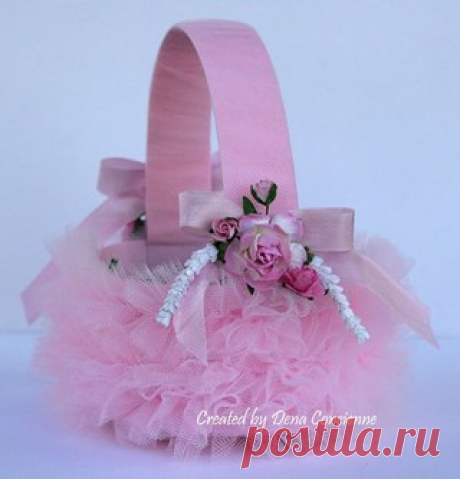 Картонная корзинка с фатином