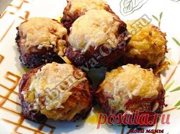Гнезда из фарша с картофельной начинкой Дорогие читатели! Предлагаю рецепт приготовления блюда из фарша в духовке. Гнезда из фарша с картофельной начинкой, очень вкусно и аппетитно. Они сочные внутри, с зажаристой корочкой, всем всегда они приходятся по вкусу. Готовим вместе. ИНГРЕДИЕНТЫ: 500 г фарша 50 г овсяных хлопьев 1 морковь 1 головка лука 1 яйцо специи для фарша паприка прованские травы …
