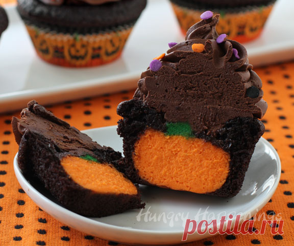 Крайната шоколад Cupcake The пълнени с чийзкейк тиква. - Гладен Happenings