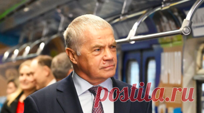 Медведев загадочно ответил на вопрос о доверии к Семаку. Председатель правления «Зенита» Александр Медведев ответил на вопрос о доверии руководства клуба к главному тренеру команды Сергею Семаку. Читать далее