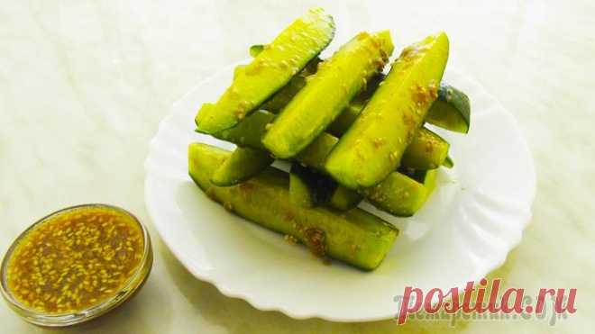 Пикантная закуска из огурцов. Просто, быстро и очень вкусно! Приветствую всех. Сегодня я хочу с вами поделиться рецептом очень вкусной закуски из огурцов. Огурчики получаются пикантными, хрустящими и сочными. Готовятся быстро, а съедаться еще быстрее!Ингредиент...