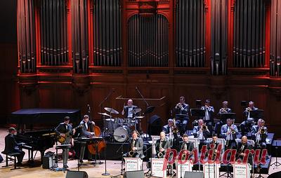 Две звезды и оркестр: как прошел концерт Ларисы Долиной и Игоря Бутмана. Выступление состоялось в Московской государственной консерватории им. Чайковского