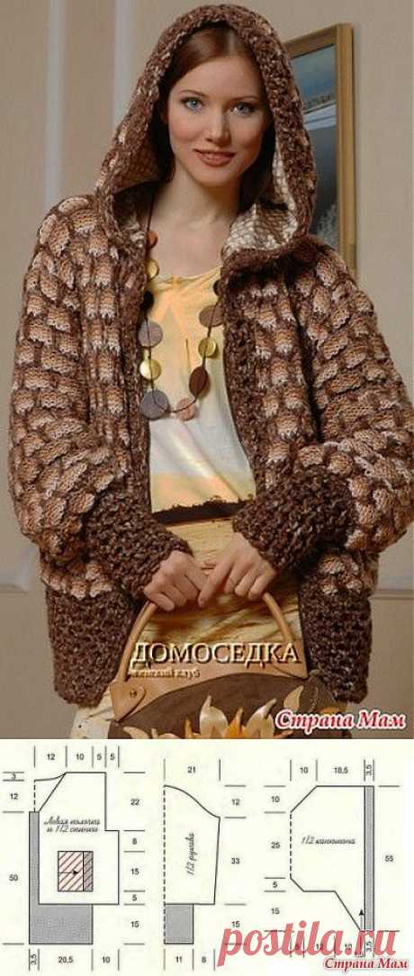 Куртка с капюшоном.