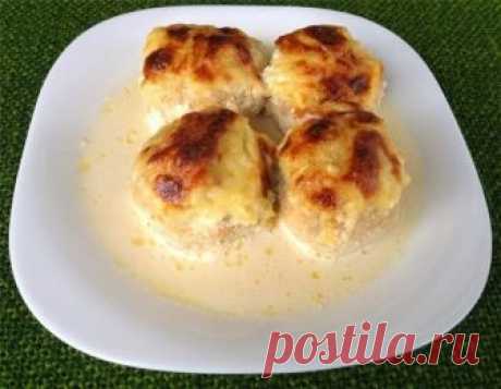 Как приготовить куриные биточки под сливочно-сырным соусом - рецепт, ингредиенты и фотографии
