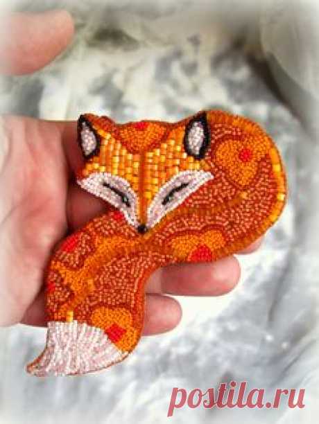 Helen Kolomoets. Brooch-pendant "Fox". Bead embroidery. Елена Коломоец. Брошь-кулон "Лиса". Вышивка бисером